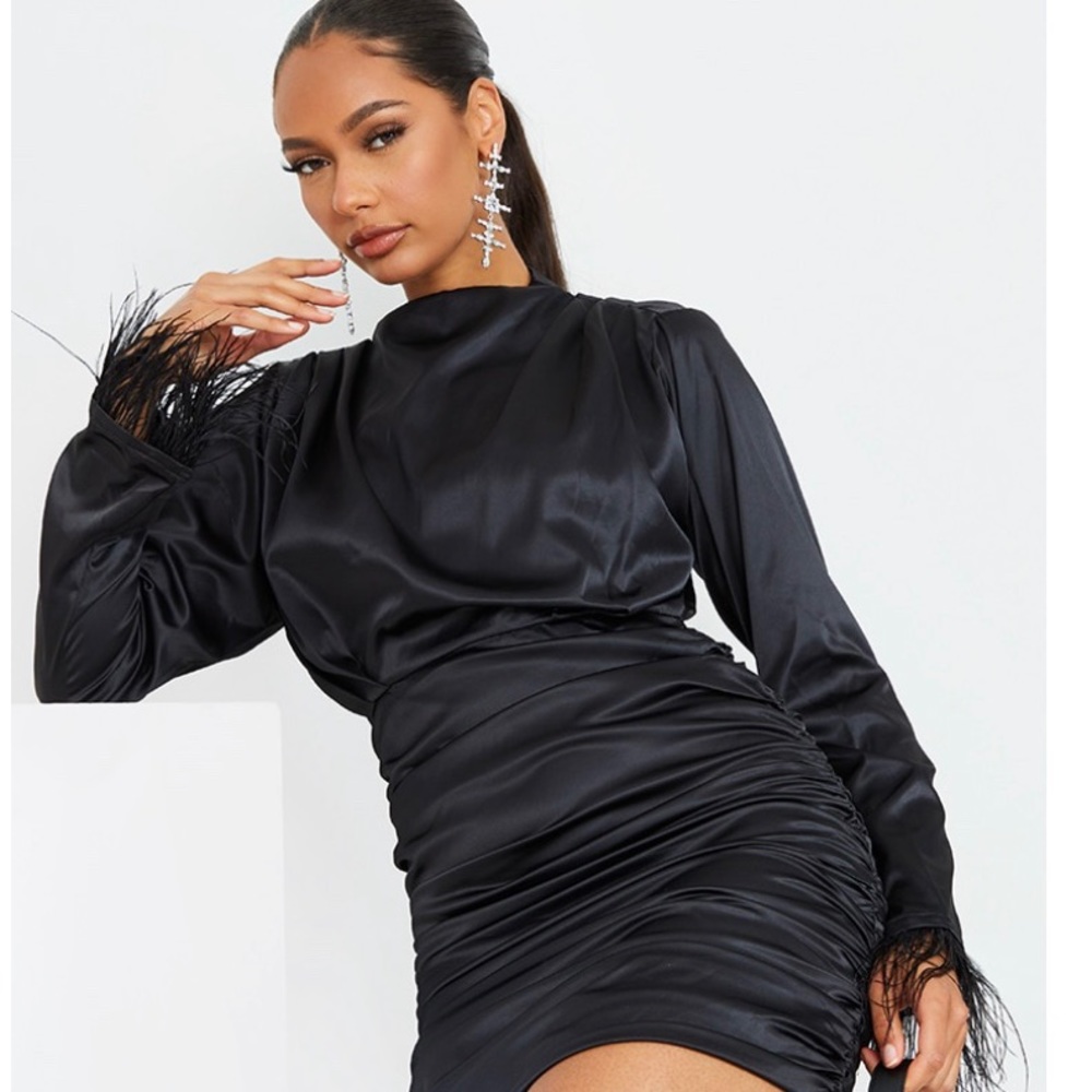PLT Satin High Neck Drees